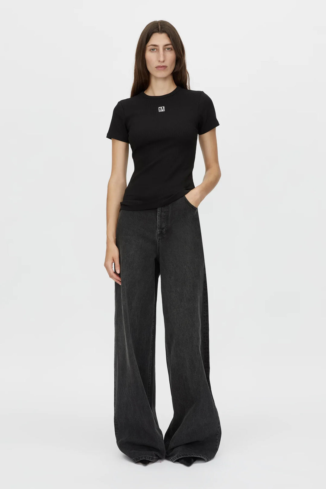Nora Fitted Tee | Black