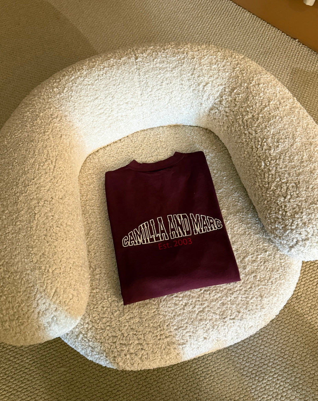 Soren V Neck Graphic Tee | Burgundy