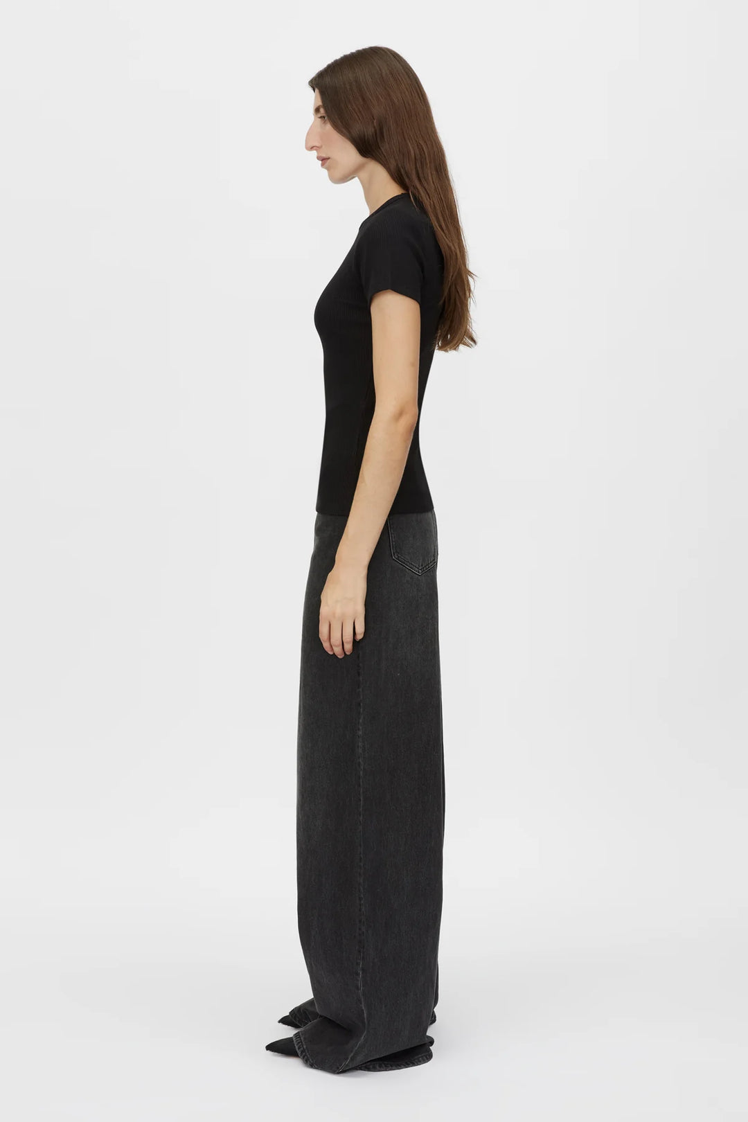 Nora Fitted Tee | Black