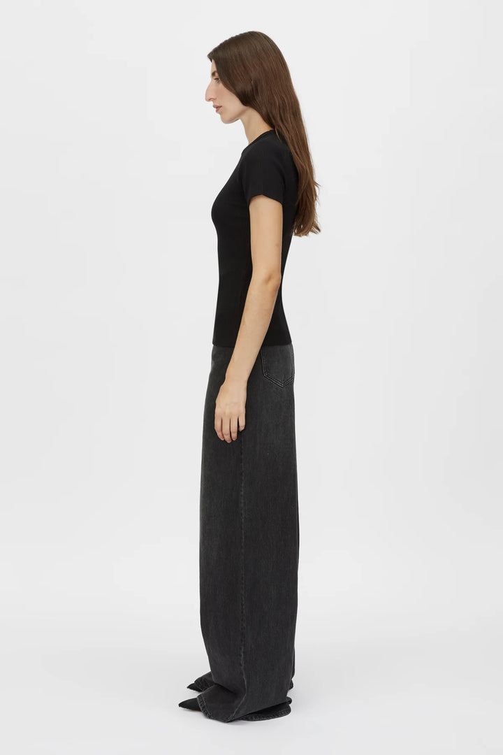 Nora Fitted Tee | Black