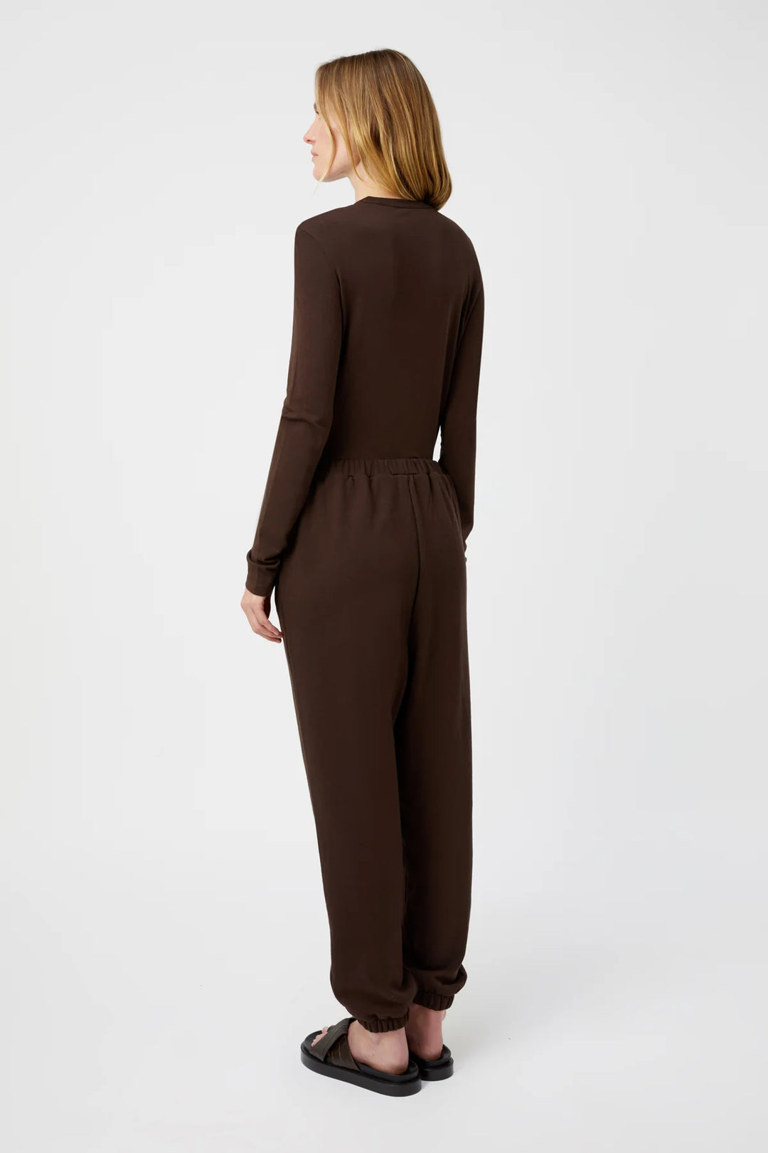 Tia Logo Track Pant | Bitter Chocolate