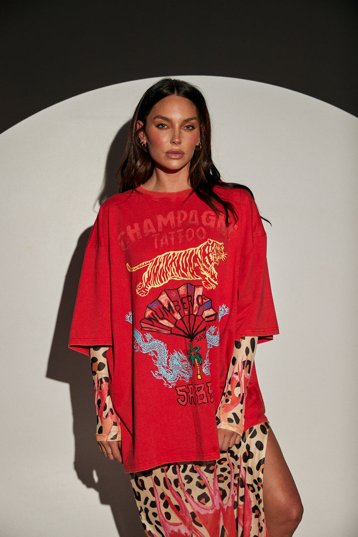 THE VERY OVERSIZED CHAMPAGNE TATTOO TEE - RED