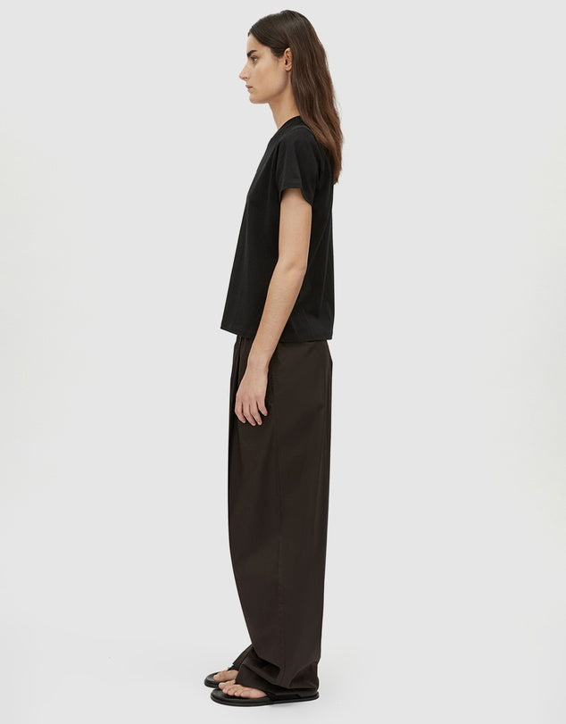 Janice Neat Fit Logo Tee | Black