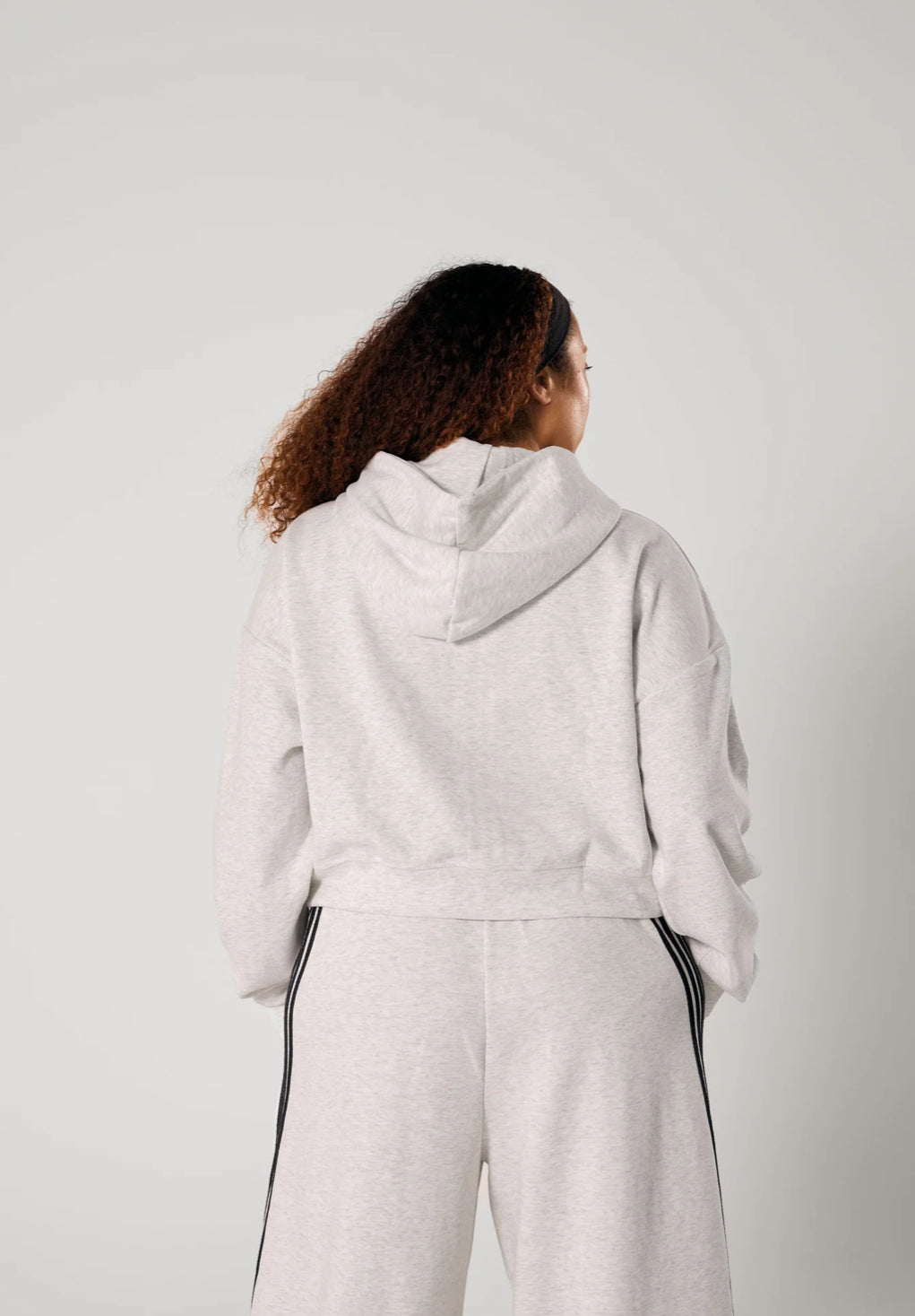 SŚAINT Cropped Hoodie| Grey
