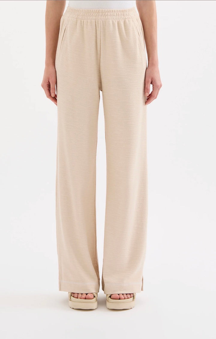 Sutton Pant