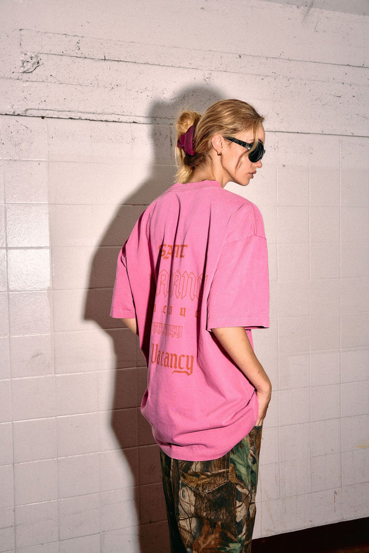 NO VACANCY TEE | Acid Wash Dark Pink