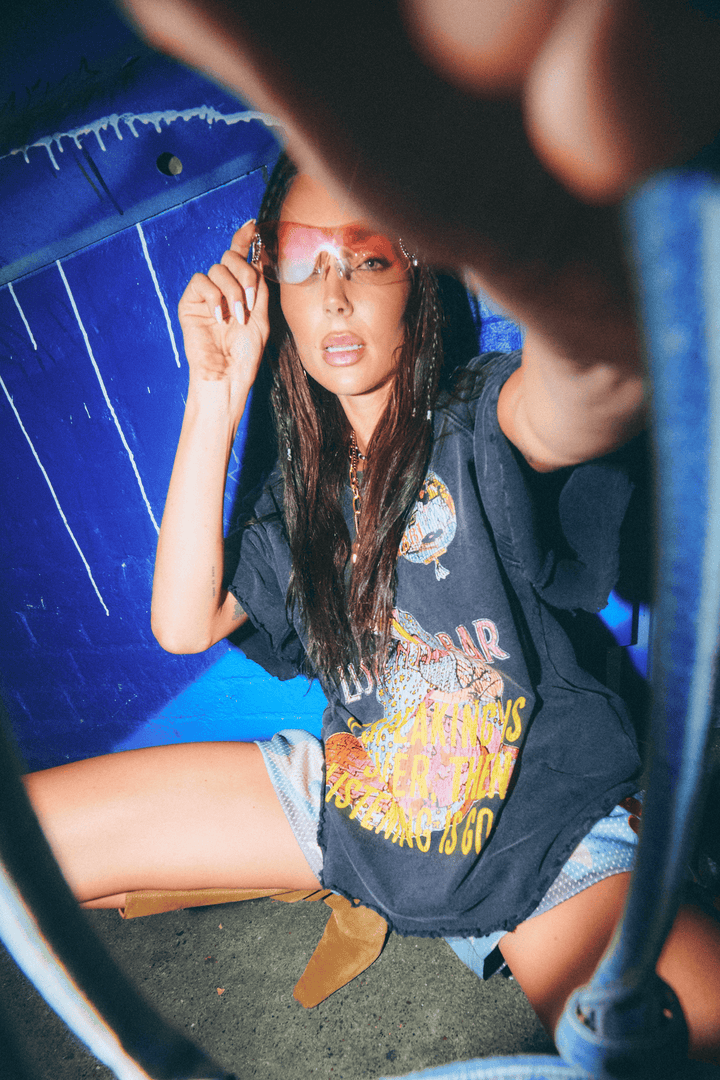LISTENING BAR TEE - BLACK